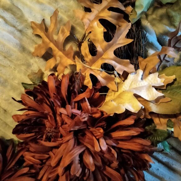 24" Artificial Bloom Room Fall Floral Wreath - Picture 3 of 8